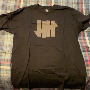 Black Undefeated T